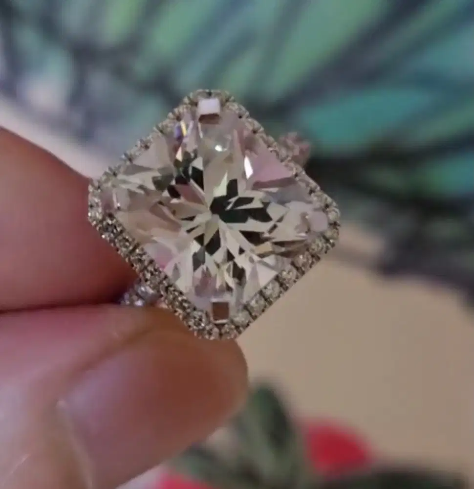 Natural White ( Colorless ) Saphire 8.82 ct Srilanka