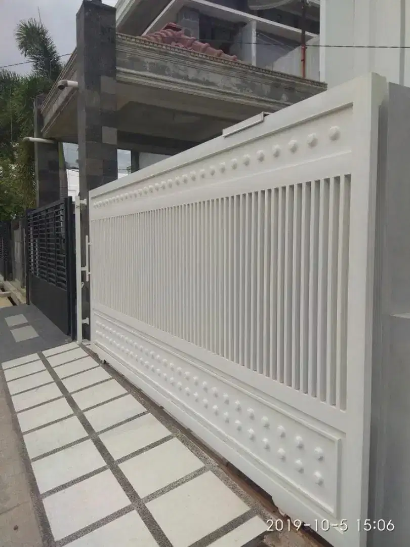 Pintu dorong minimalis