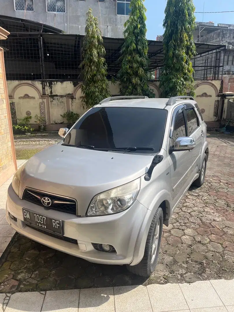DIJUAL CEPAT!! Toyota Rush 2010 matic,pajak hidup, nego sampai jadi