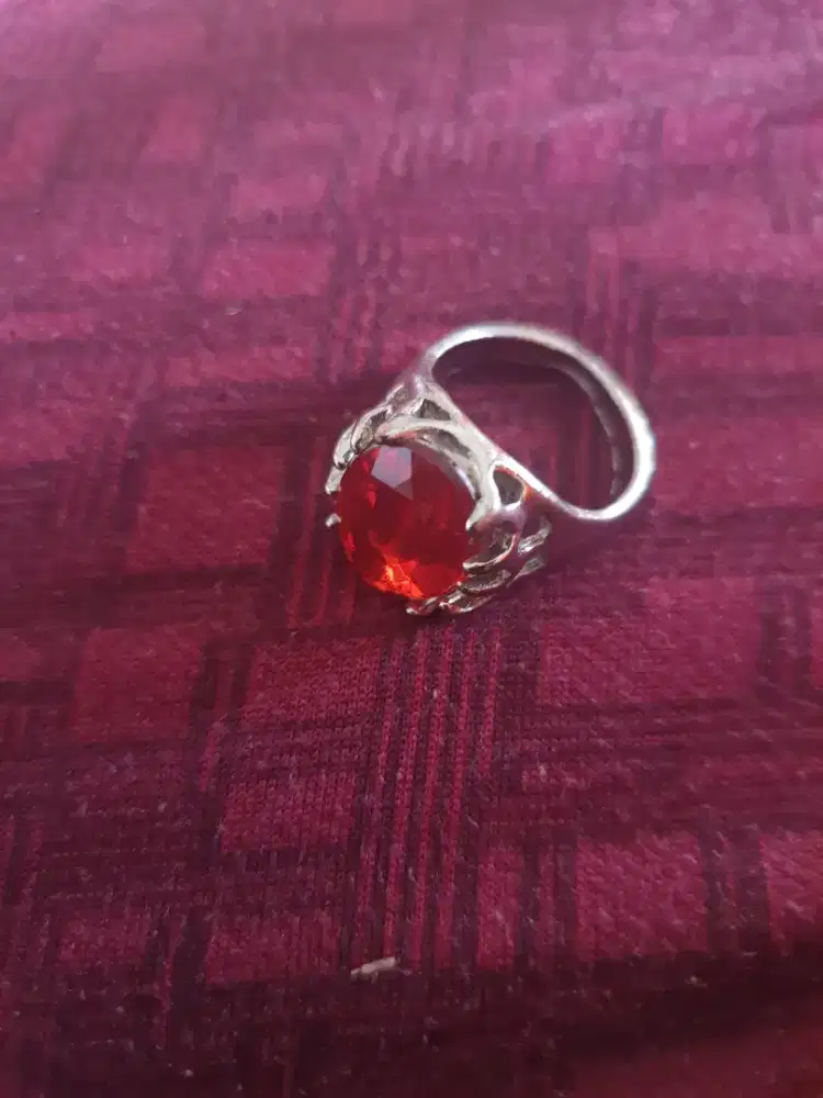 Cincin batu vintage