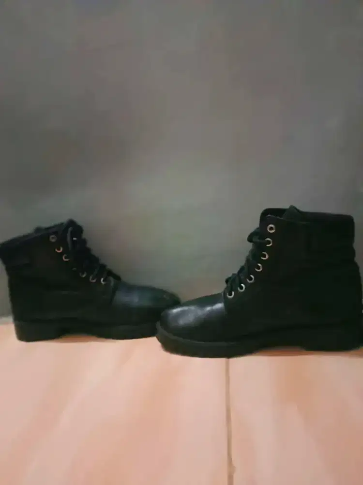 SEPATU BOOTS OUTDOOR BLACK LEATHER SIZE 40