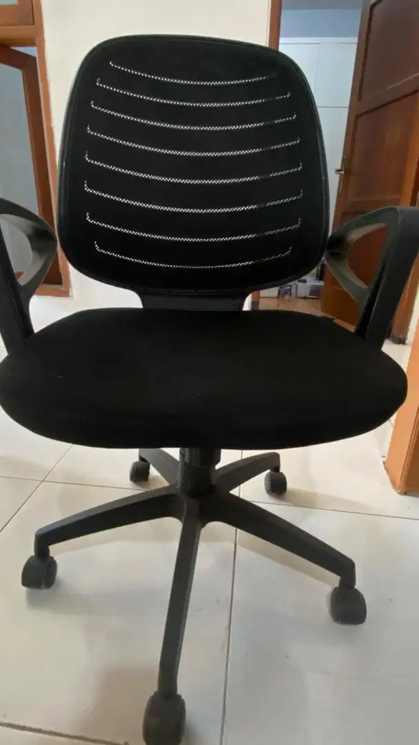 Kursi kantor jaring informa