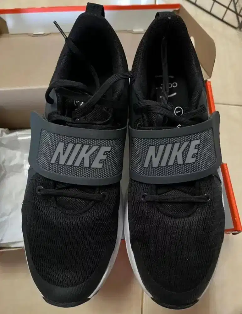 Sepatu NIKE Renew Retaliation 4 original (UK 7,5)