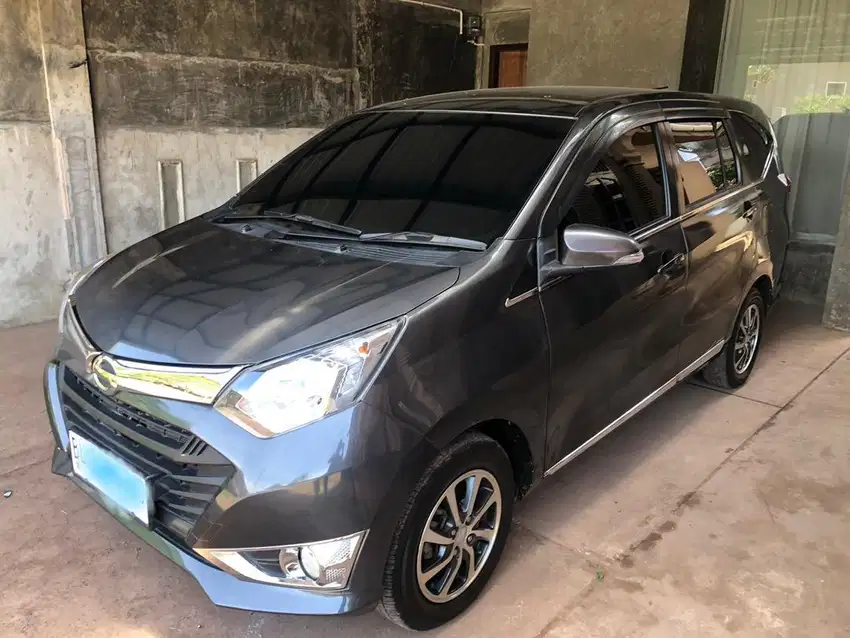 Daihatshu Sigra R Delux AT