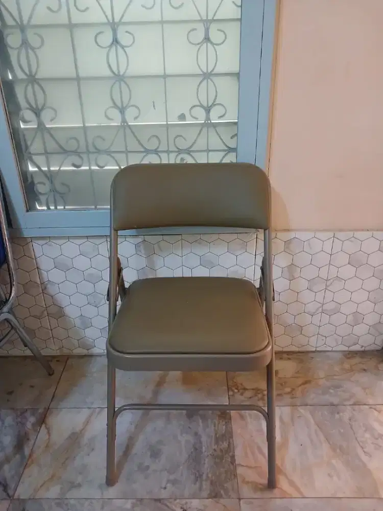 Informa Walter Kursi Lipat Kulit Beige krem new