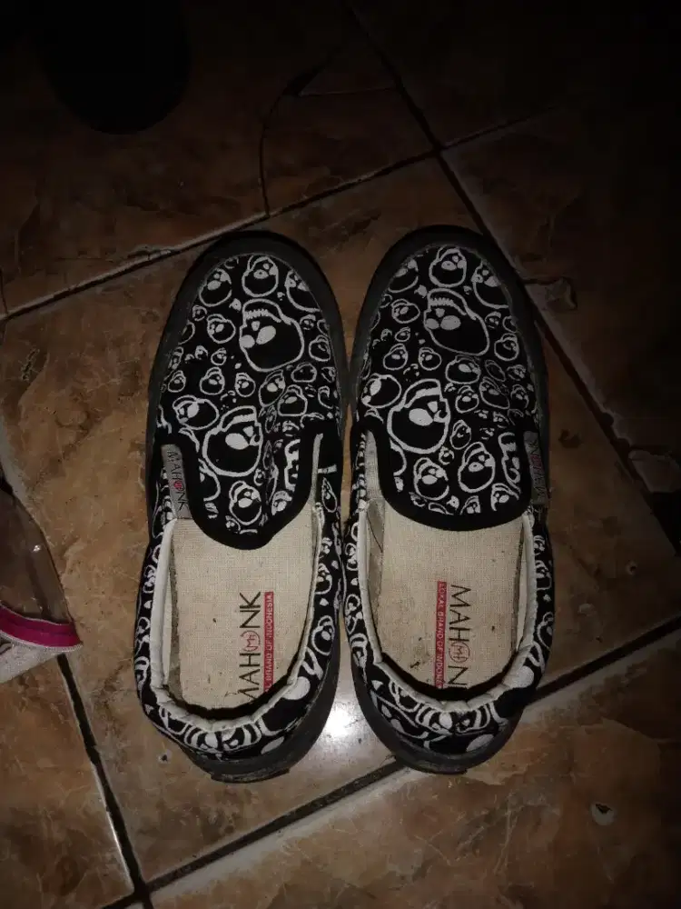 Sepatu cowok merk mahong size 40