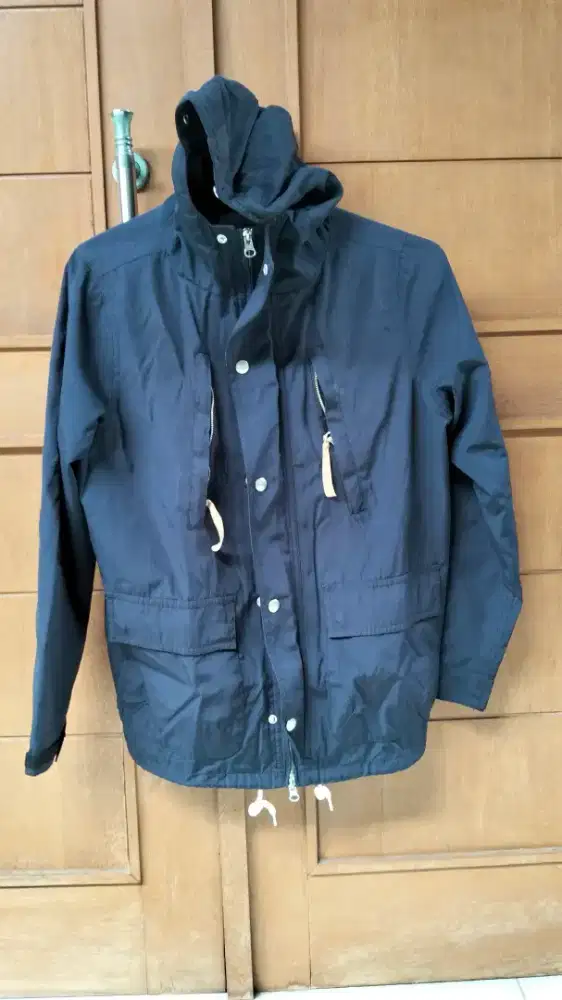 Jaket parka biru navy