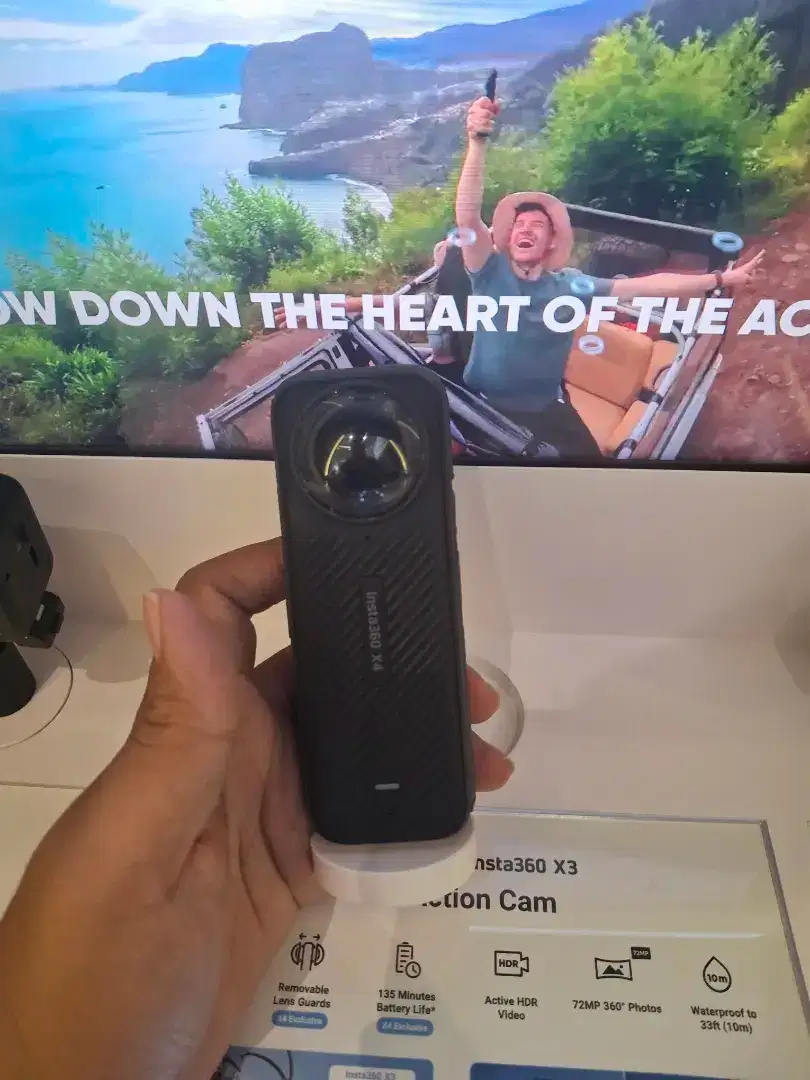 INSTA 360 X3  360 action cam