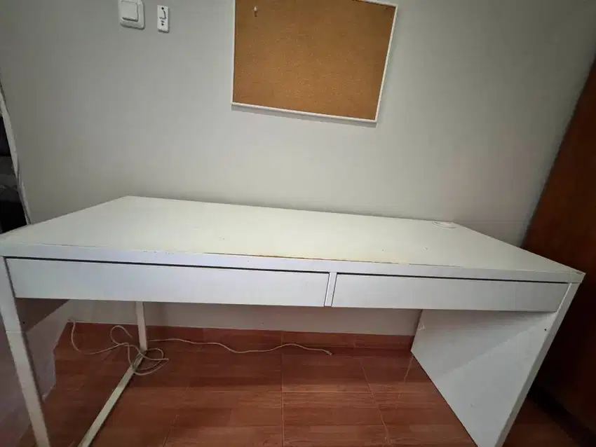 Meja Belajar IKEA bekas