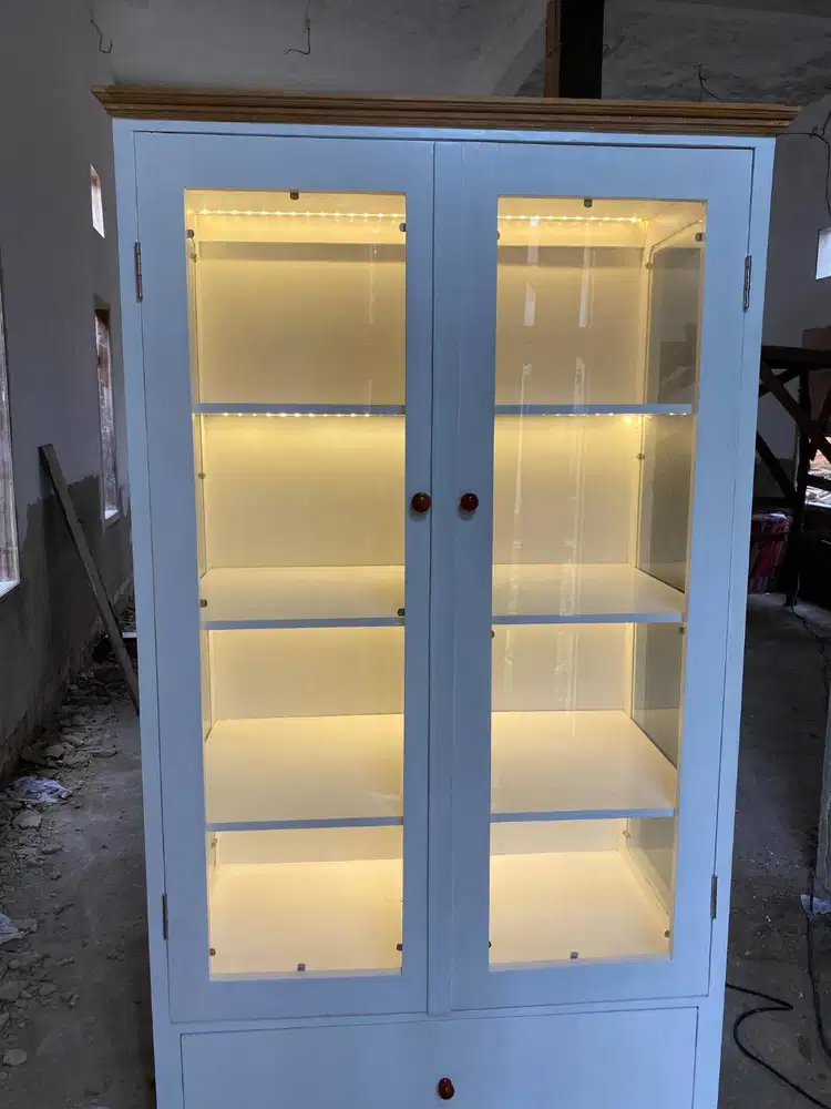 LEMARI KACA PAJANGAN /LEMARI KACA PREMIUM/LEMARI COSTUM