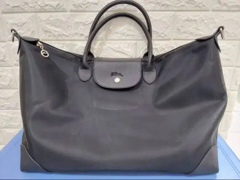 Tas Wanita warna hitam