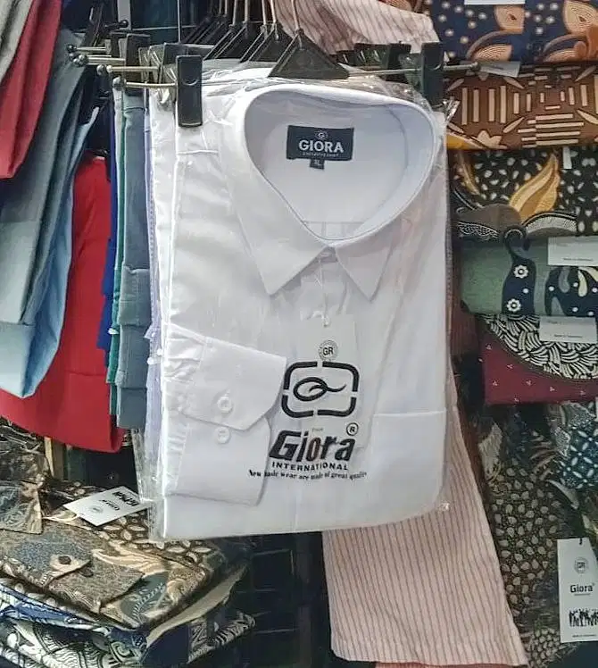 Kemeja polos bahan katun acara nikahan kantoran kerja cowok