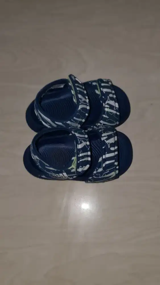 Sepatu bayi Preloved Adidas kondisi mulus baby shoes