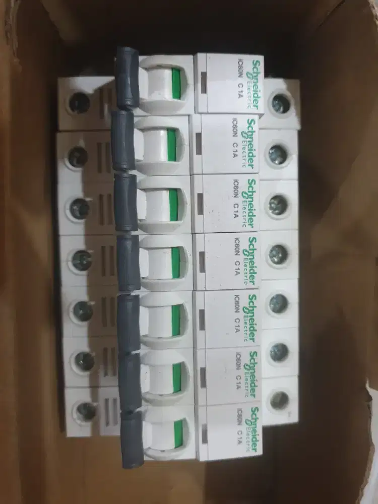 MCB Schneider Electric C1A C2 C4 C6 C10