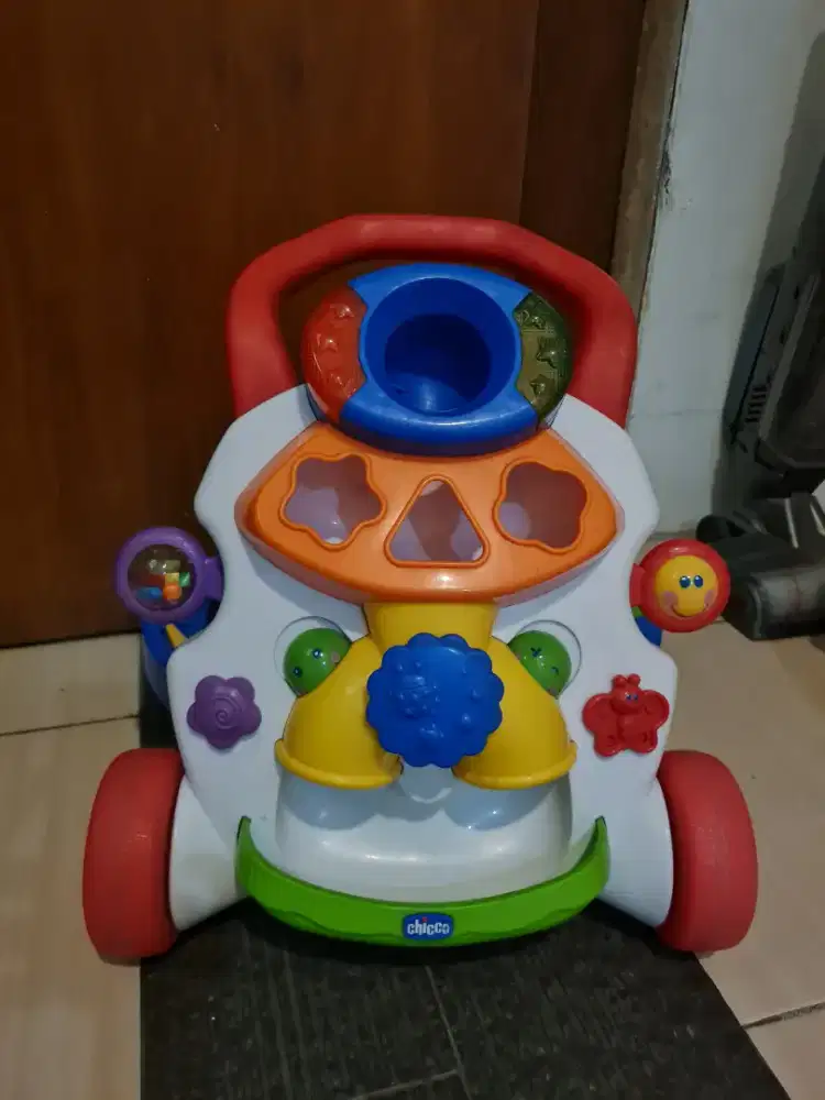 Walker Anak (alat Bantu jalan)