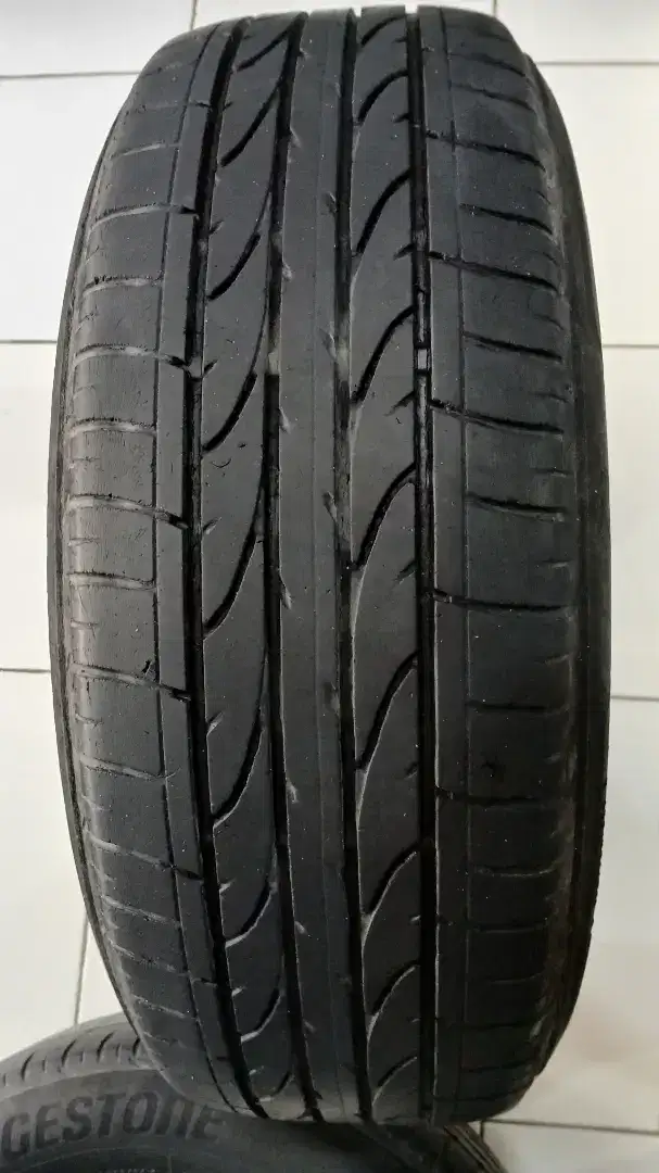 Ban mobil copotan BRIDGESTONE 215 / 60 R17