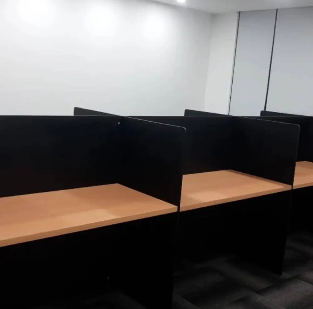 Meja Partisi Kantor 6 orang Bahan HPL