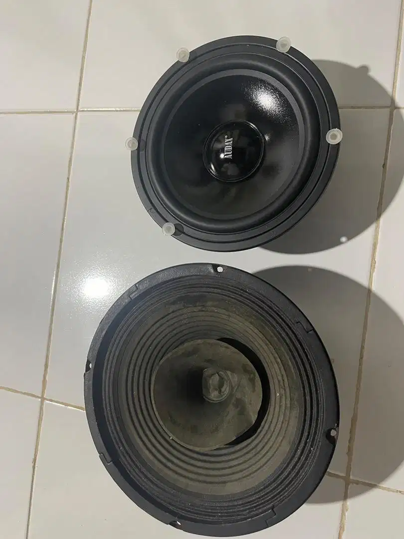 Speaker 10” dan 8”