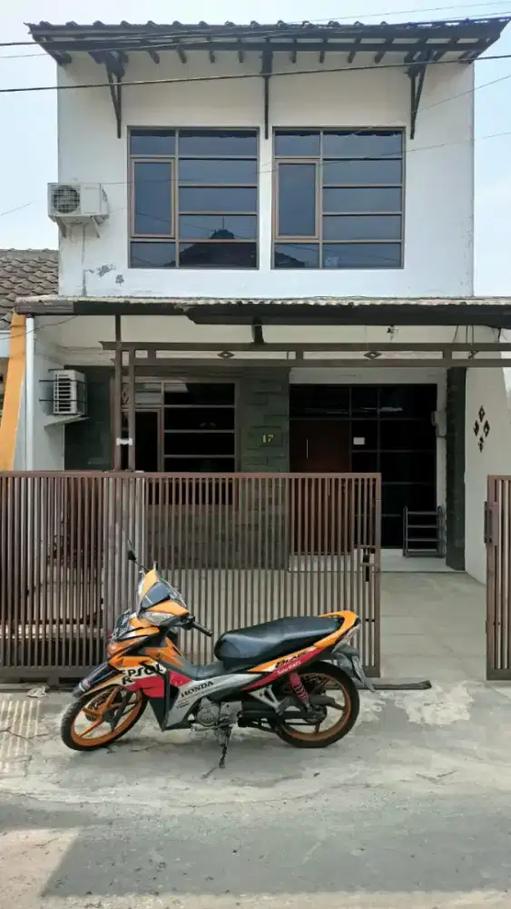 Sewa/kontrak rumah tengah kota semi furnish siap huni lokasi strategis