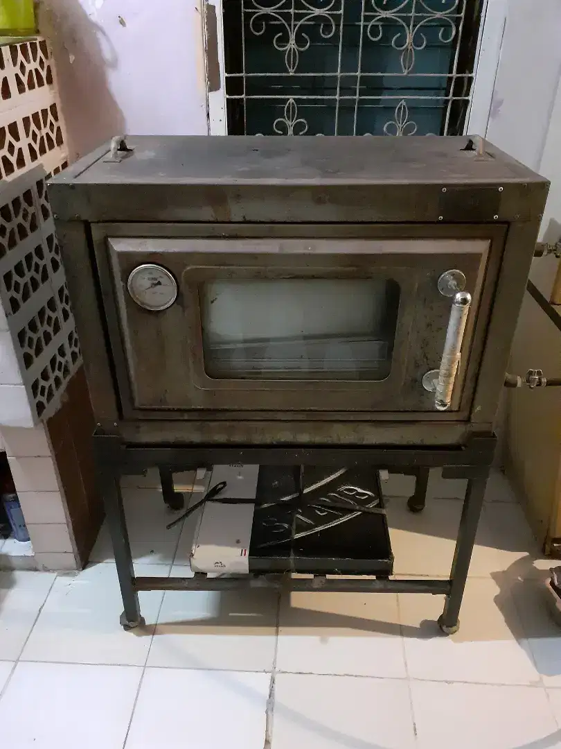 Oven Gas | Black Oven