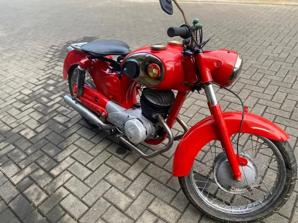 Motor Klasik antik PUCH 250 cc