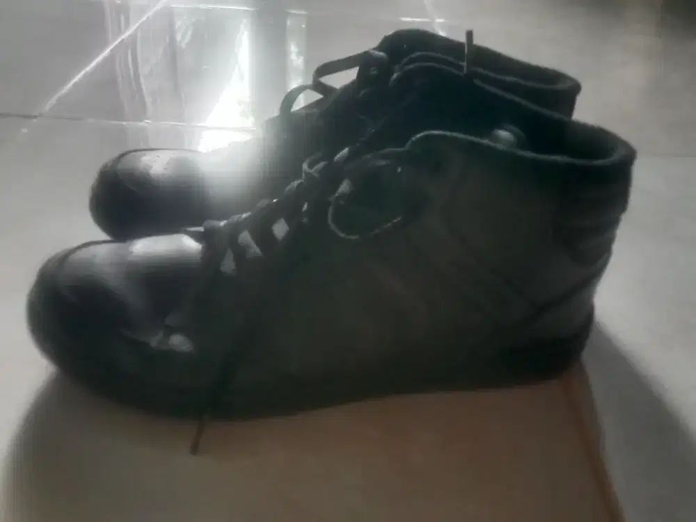 Di jual cepat sepatu Ket ukuran 43 Krn bth uang