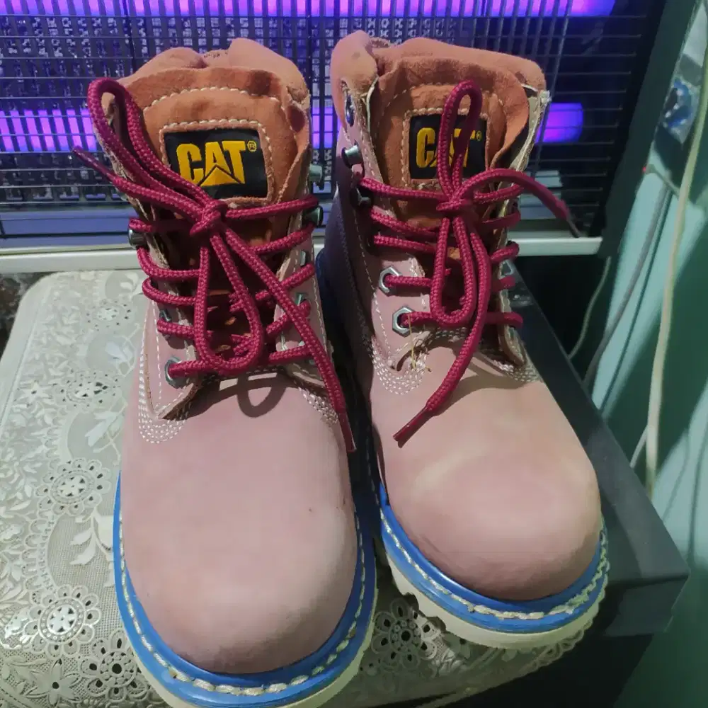 Sepatu Caterpillar size 36 insole 23cm