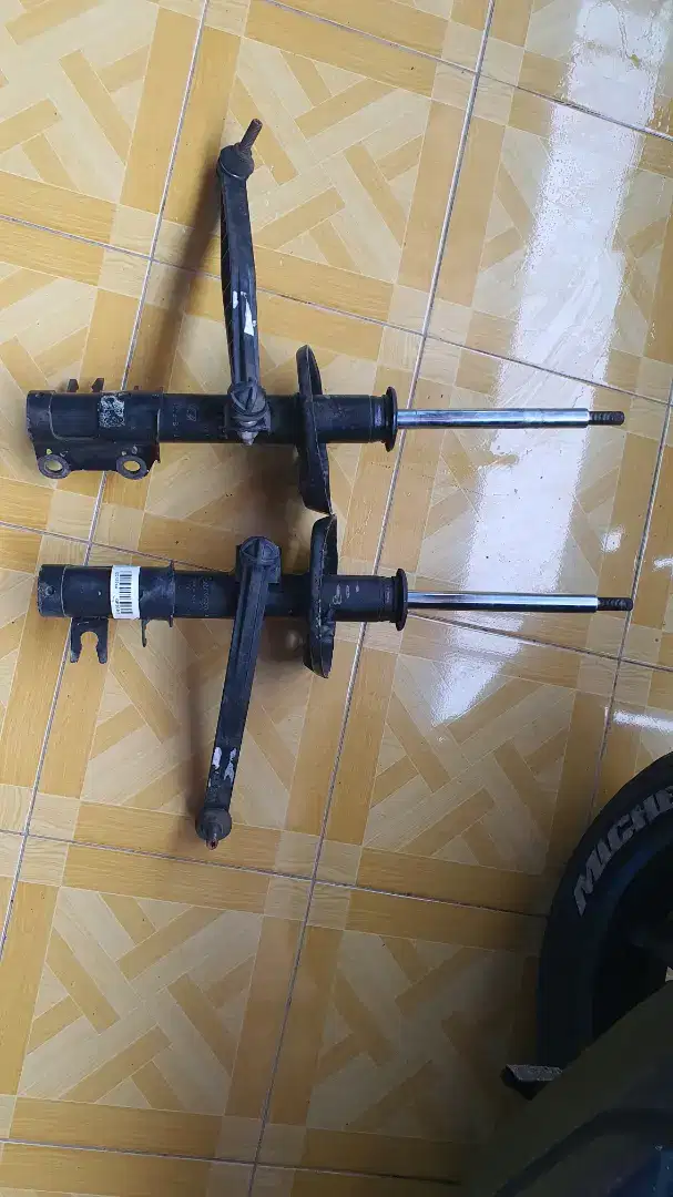 Shock & Link Stabilizer Depan Spin Chevrolet 1.2