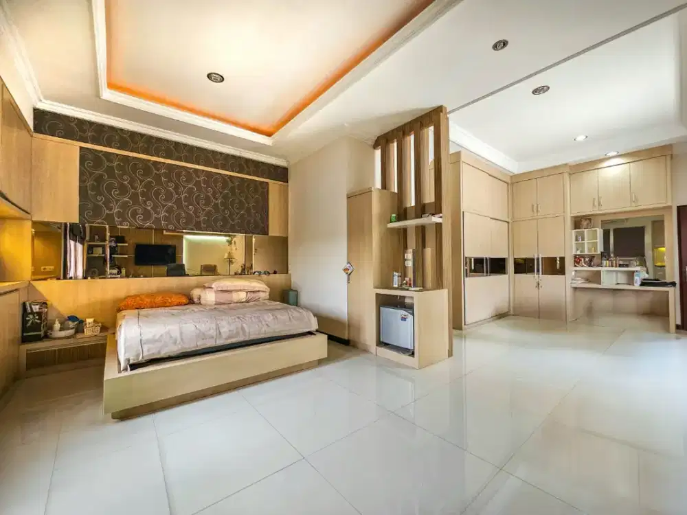 Murah dijual rumah mewah di hasanudin semarang utara strategis