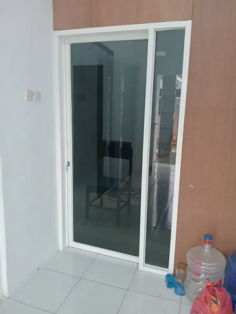 Kusen aluminium Dan kaca