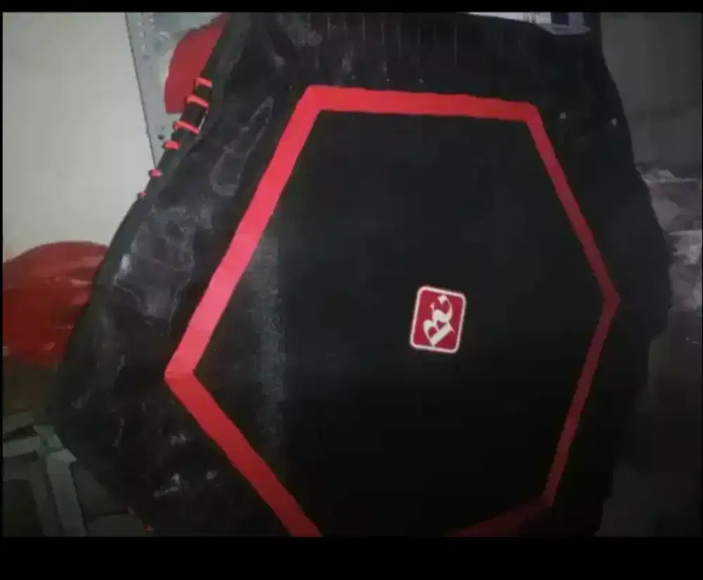 TRAMPOLIN alat loncat olahraga baru di pasang ditutup lg cuma disimpan