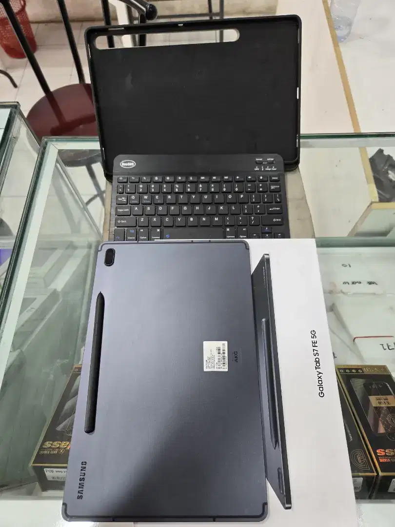 Samsung galaxy Tab S7 fe 5G (6/128) Bonus keyboard dan flip cover