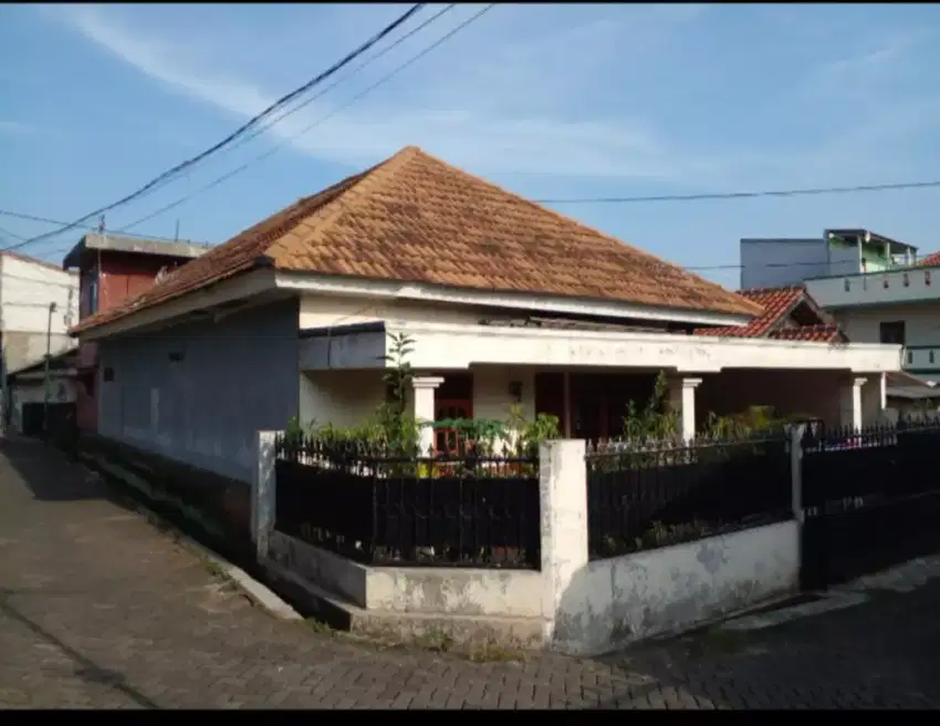 RUMAH LUAS AKSES MOBIL DEKAT PURIBETA, LARANGAN SELATAN,KOTA TANGERANG
