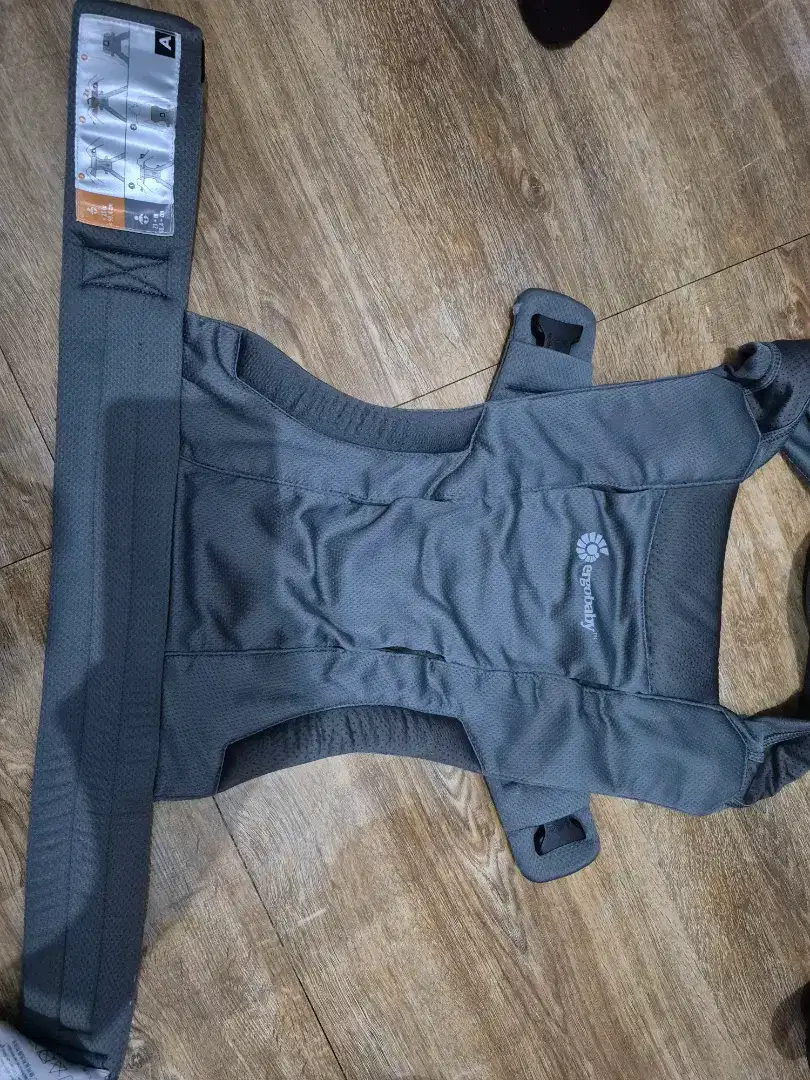 PRELOVED ERGOBABY embrace soft air mesh carrier warna abu