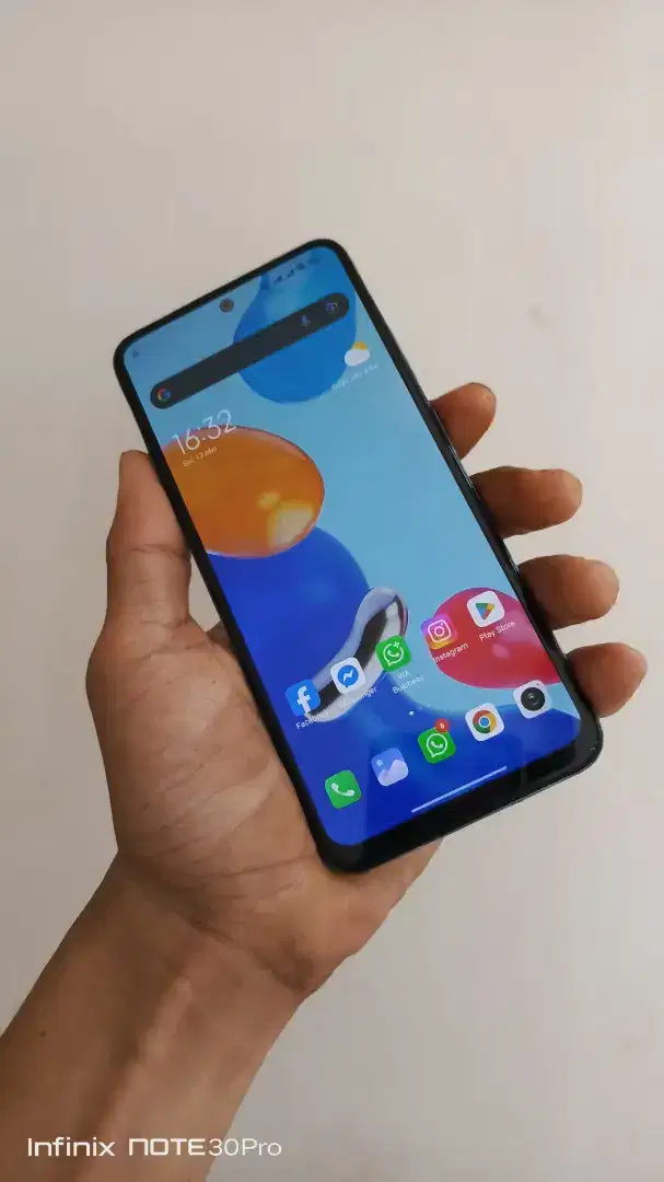jual redmi note 11 6+2/128 hp dan kotak. mulus NET