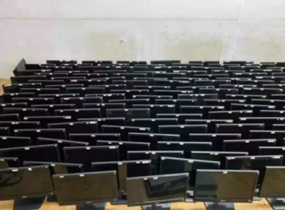 TERIMA JUAL/BELI KOMPUTER BEKAS,SATUAN,LELANGAN,DAN BORONGAN EX KANTOR