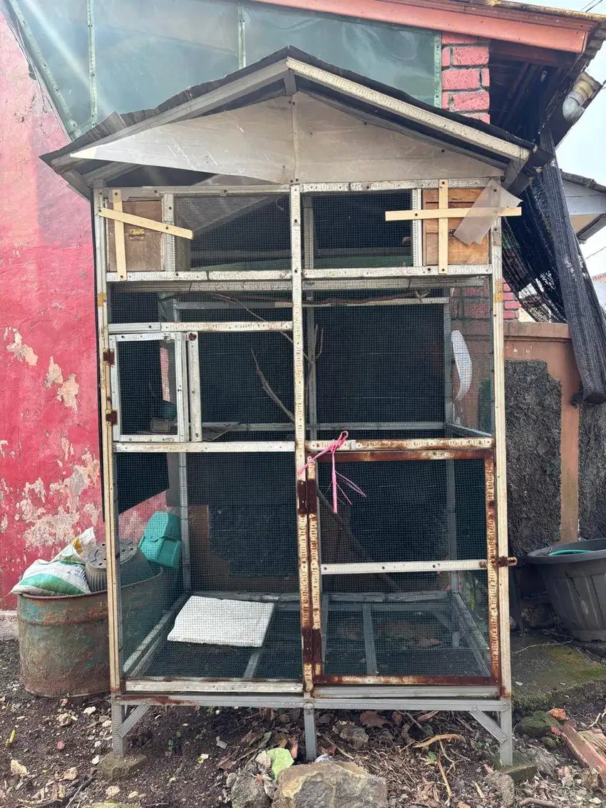 Kandang burung aviari