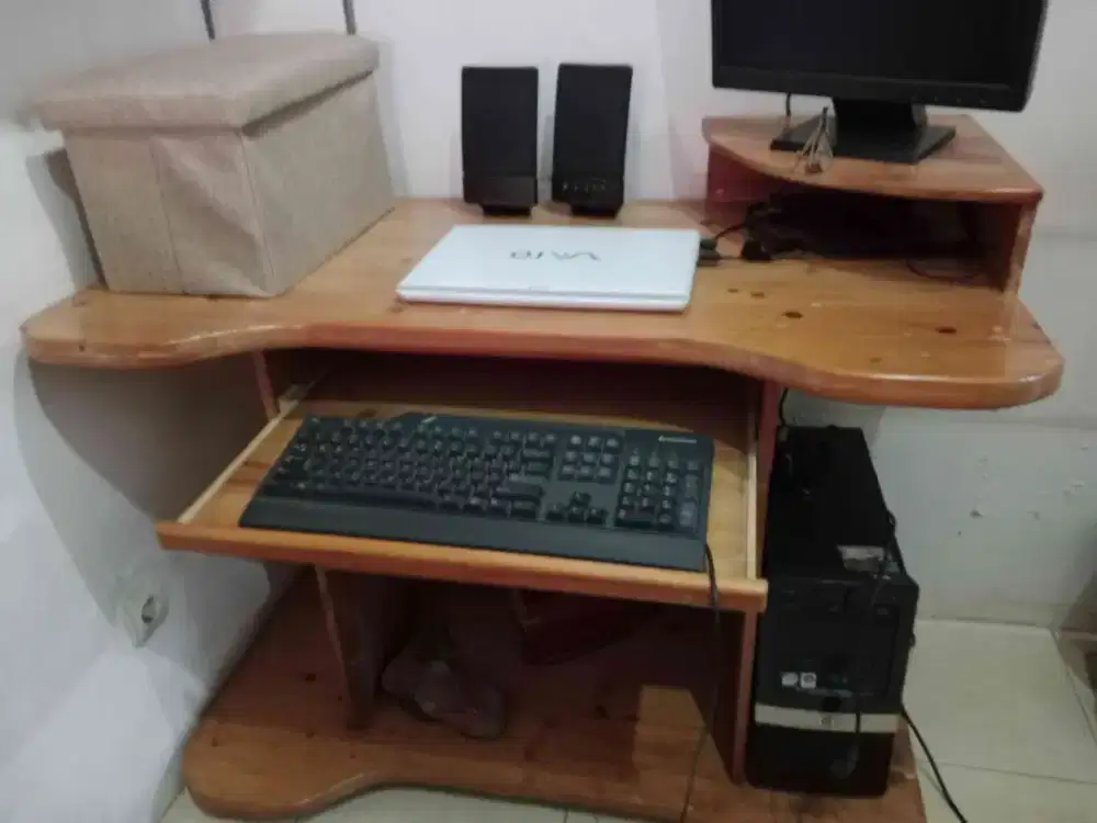 Meja belajar/meja kerja