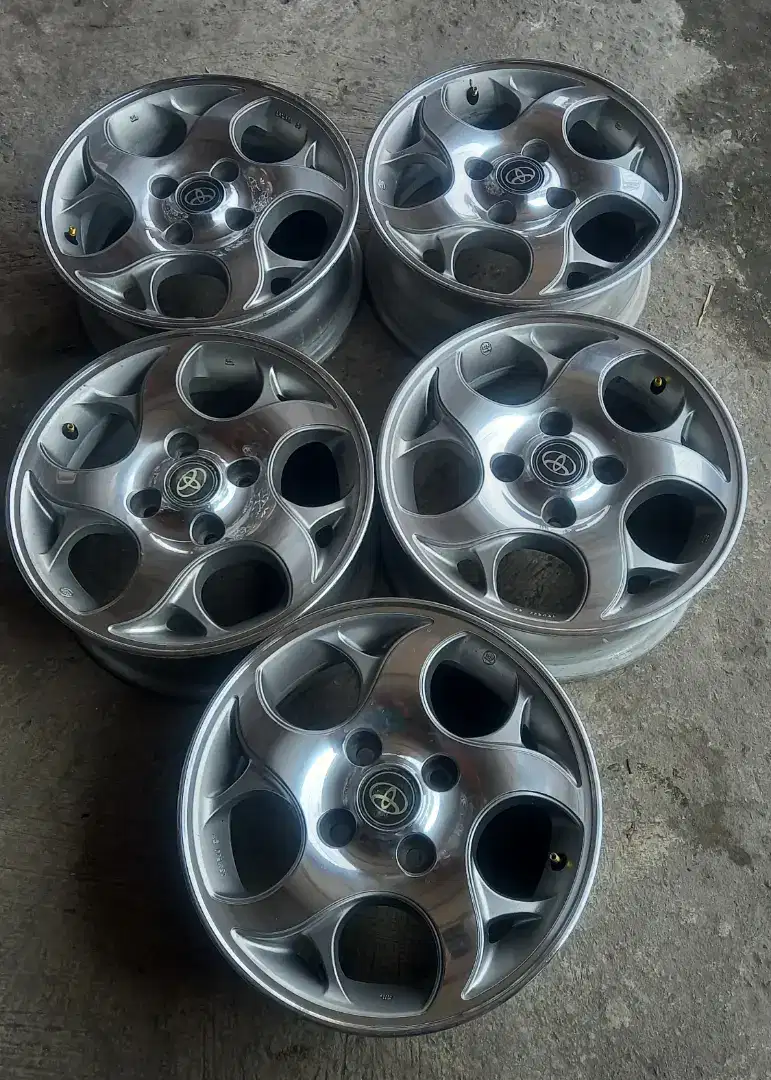 Velg kijang krista ring 15 pcd 4x114,3