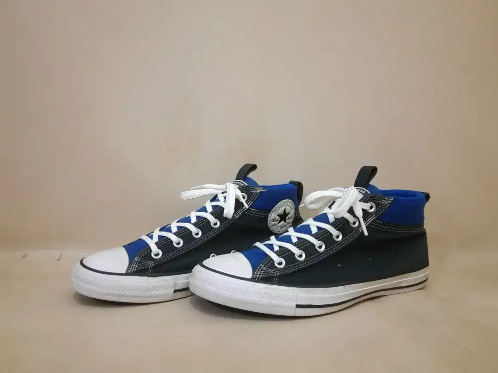 Converse CT Street Mid Original
Size 43 dan adidas vans
