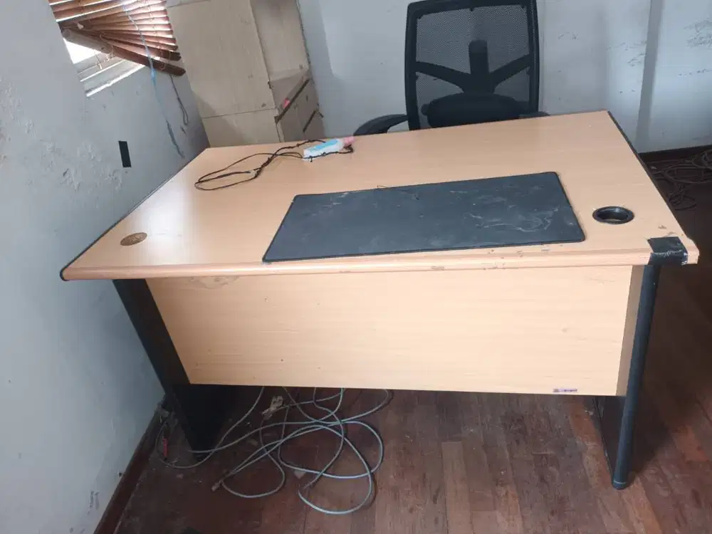 MEJA KANTOR / MEJA BELAJAR