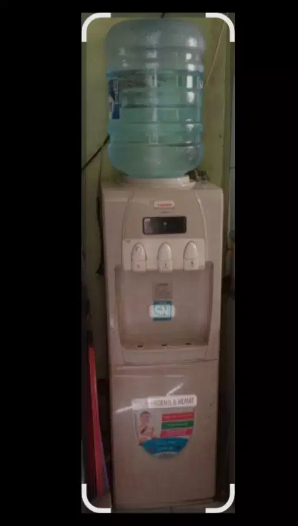 Dispenser air galon atas merek Sanken HWD-760