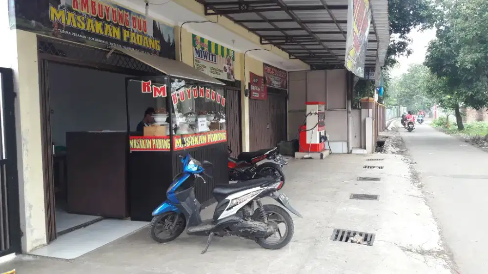 Dijual cepat rumah dan ruko 3 pintu