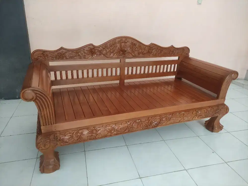 Kursi Bale Cipendil Garuda