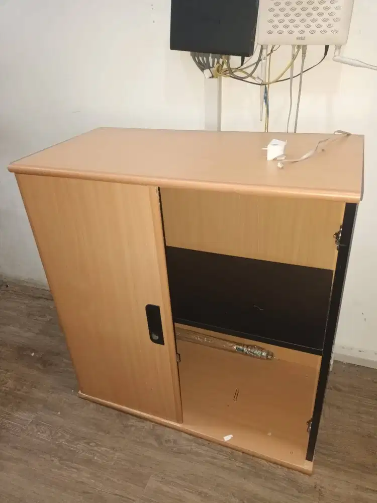 Lemari Kabinet Kantor