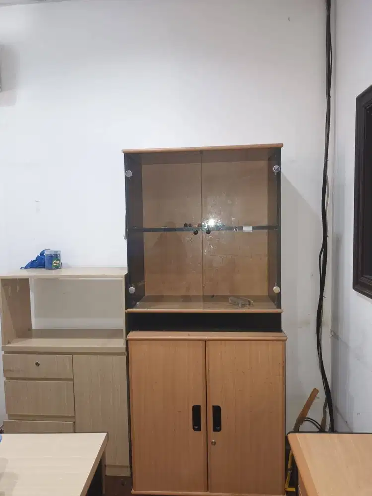 Lemari Kabinet Kantor