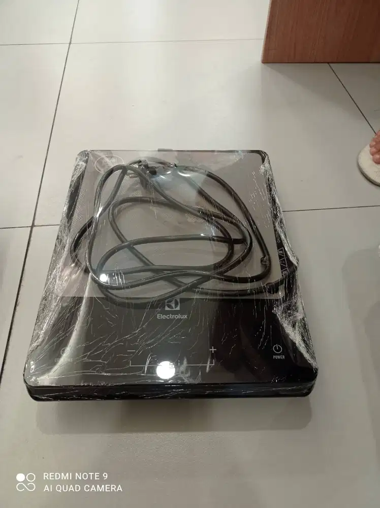 INDUCTION ELECTROLUX TIPE ETD 29KC/ KOMPOR INDUKSI