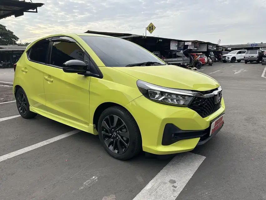(Dp 3 jt) Honda Brio RS matic 2023 kondisi mesin body seperti baru