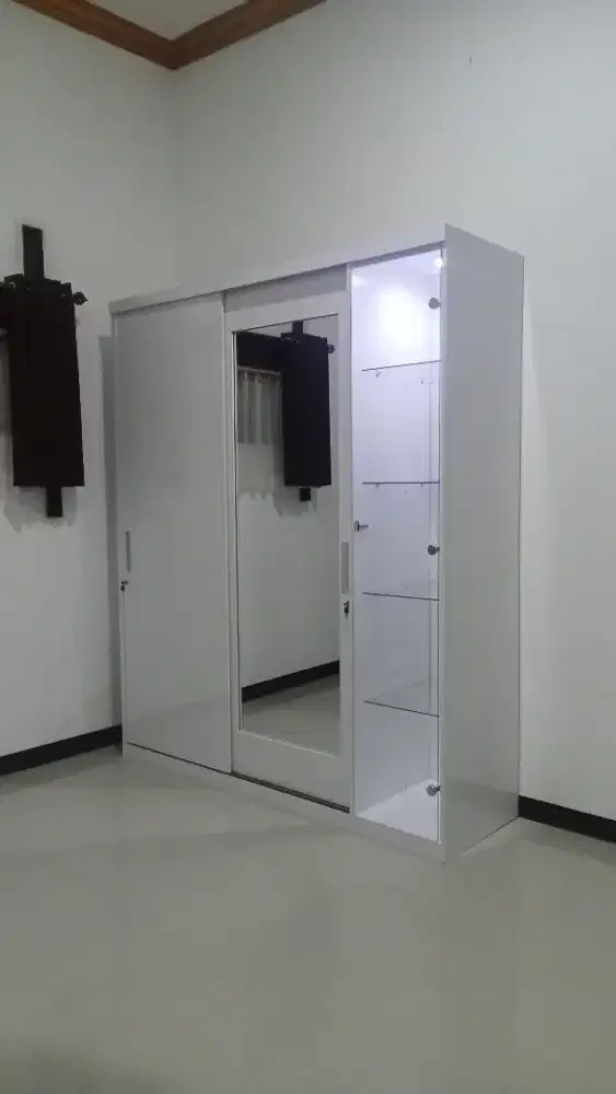 LEMARI BAJU CUSTOM MINIMALIS