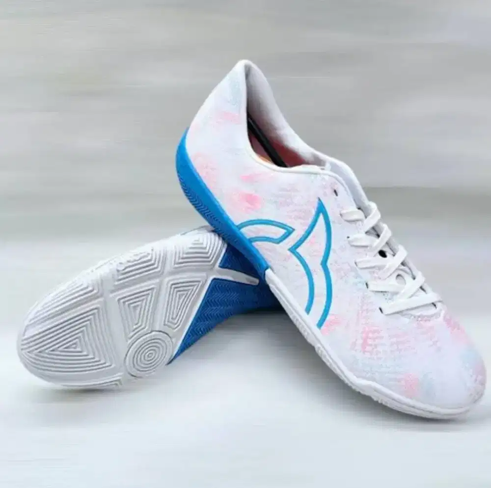 sepatu futsal Ortus eight
